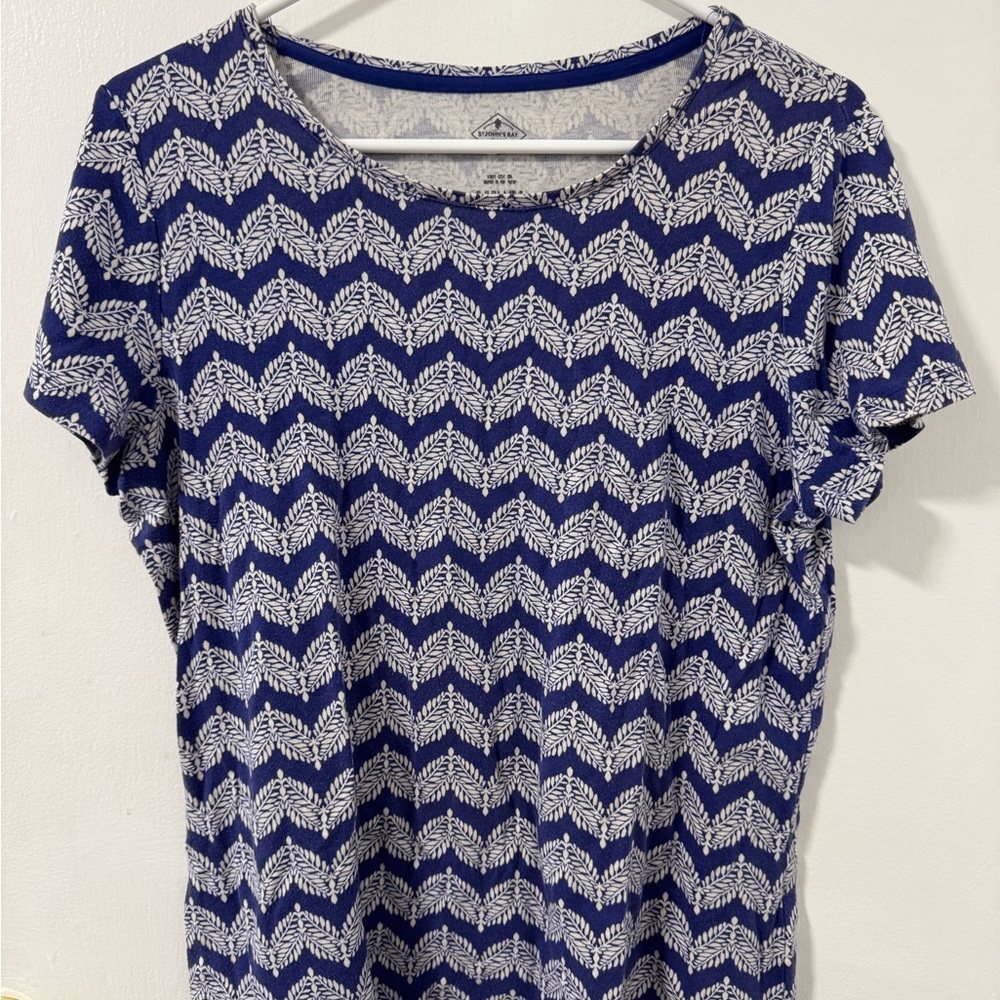 St Johns Bay Womens T-Shirt Blue Geometric Short Cap Sleeve Scoop Neck Size S